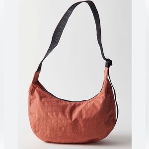 BAGGU Medium Nylon Crescent Bag